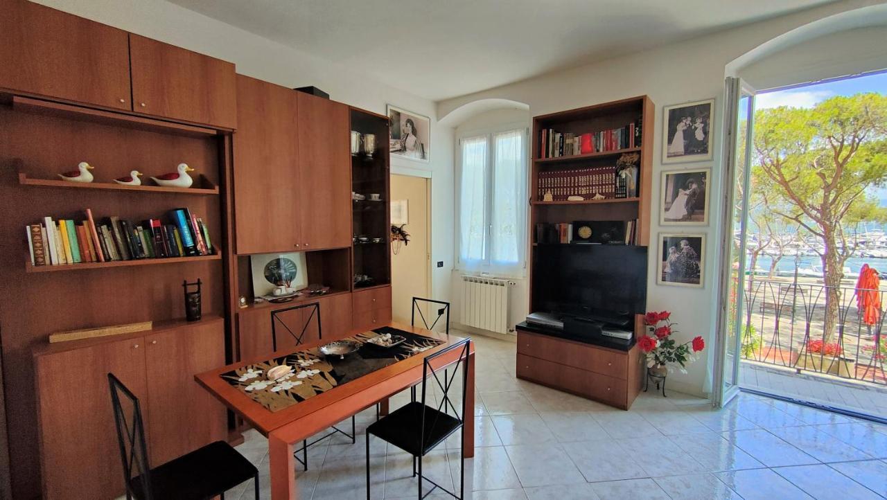 Un Balcone In Pineta Appartement Fezzano  Buitenkant foto